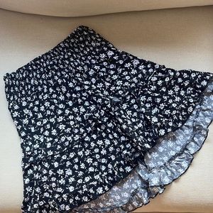 PacSun Flowy Floral Skirt Size XS ~ LA Hearts